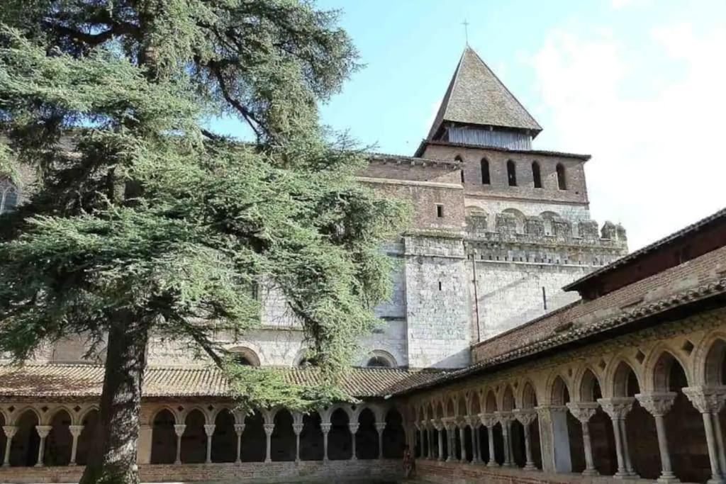 Appartement Entier Moissac Centre 30 M2 Calme Avec Cour Interieure Pour Velos A 50M Du Marche De Moissac Exteriör bild