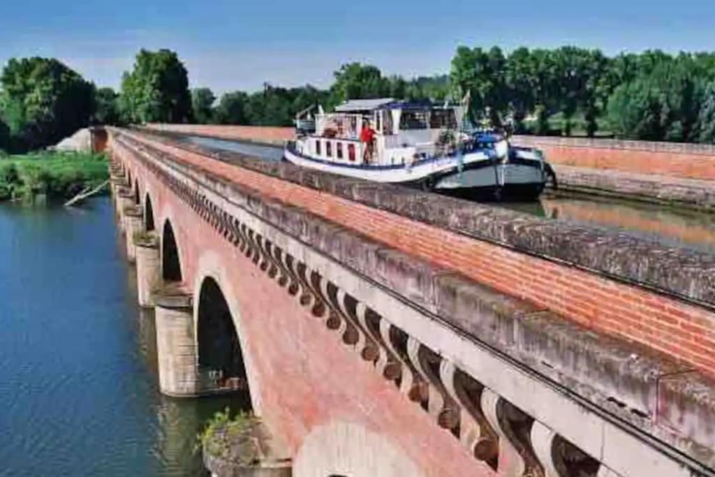 Appartement Entier Moissac Centre 30 M2 Calme Avec Cour Interieure Pour Velos A 50M Du Marche De Moissac Exteriör bild